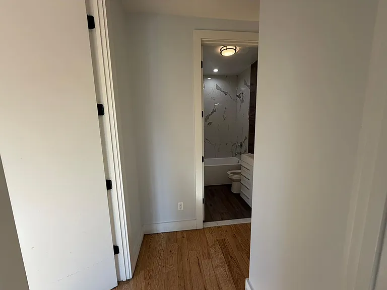 494 Jackson Ave #3B — Photo 17