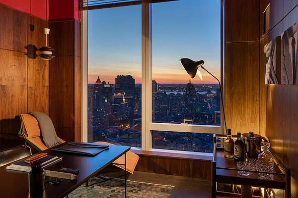 Rented by Extell Marketing Group LLC | media 1