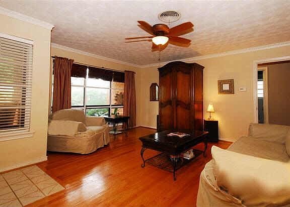 2nd image of 10070 San Lorenzo Ave