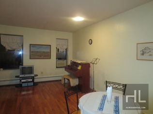 323 W 112th St, New York, NY 10026