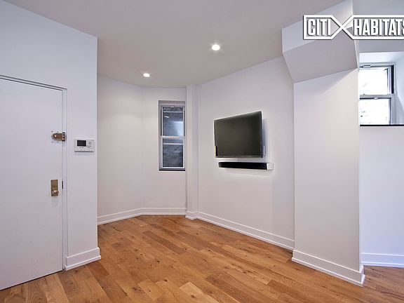 4th image of 253 E 10th St APT 16