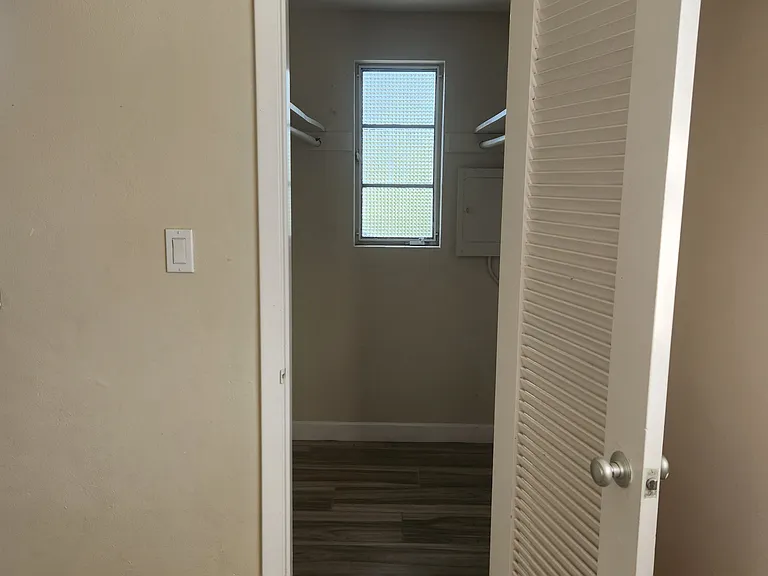 6621 Rosati Ln S — Photo 18