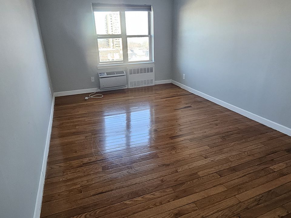 1st image of 16-70 Bell Blvd #11-311