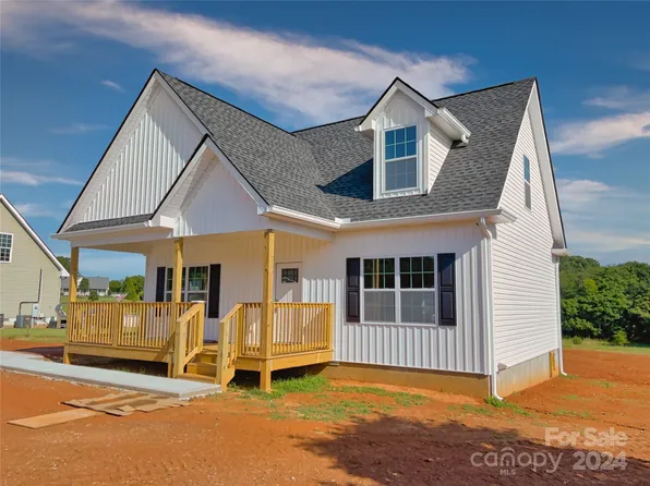 210 Spring St, Ellenboro, NC 28040