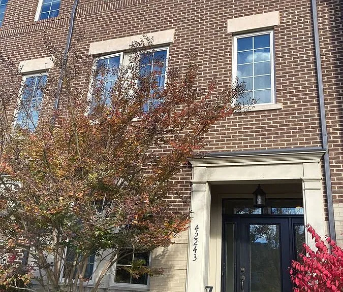 42243 Bliss Ter — Photo 1
