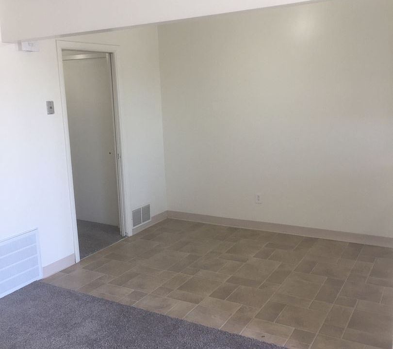 1st image of 1121 E 500 S APT 14