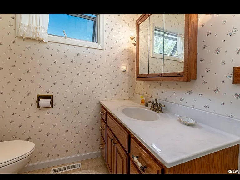 103 Boswell Rd — Photo 21