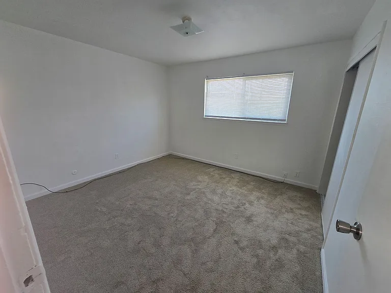 418 C Street — Photo 5