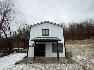 7260 Noblestown Rd #B, Oakdale, PA 15071