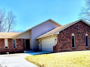 665 Parkwood Dr, Lowell, IN 46356