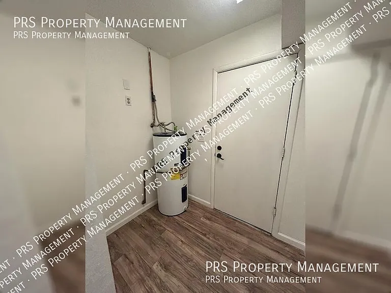 2207 W Monroe St — Photo 18