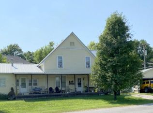 410 S 5th St, Hiawatha, KS 66434
