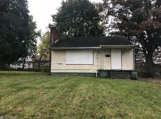 211 E La Clede Ave, Youngstown, OH 44507