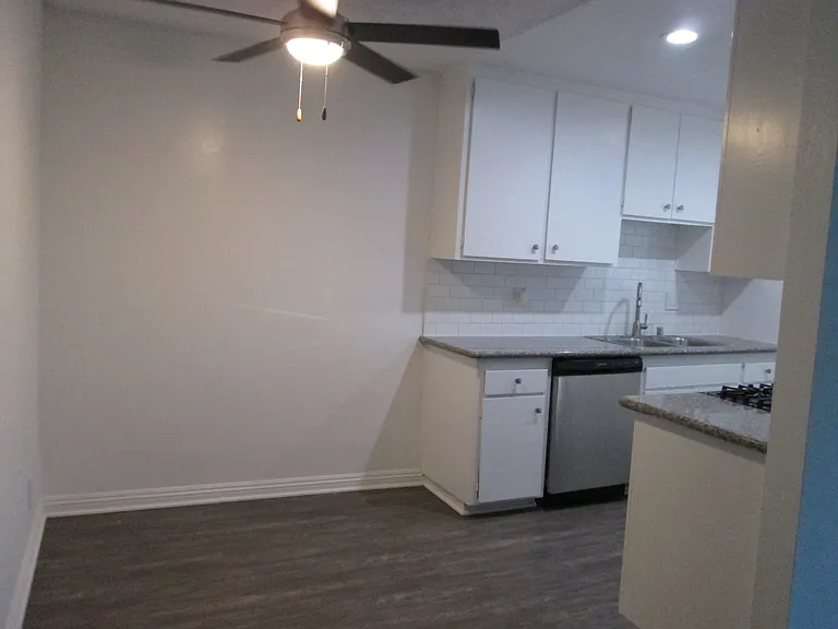 *Floor plans are digital renderings. All dimensions are approximate. Actual product and specifications may vary in dimension or detail. Not all features are available in every apartment.