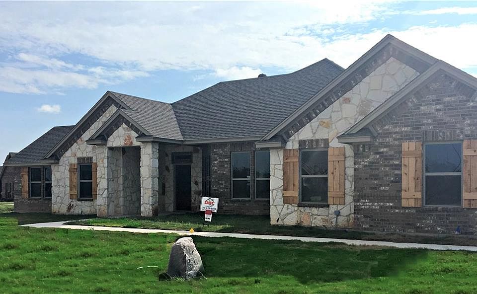 1st image of 8008 Loma Ln