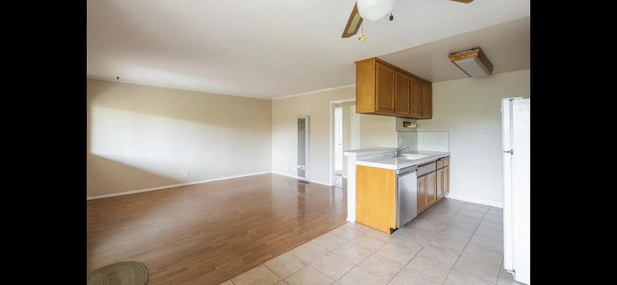 Building Photo - 4633 Marine Ave #235