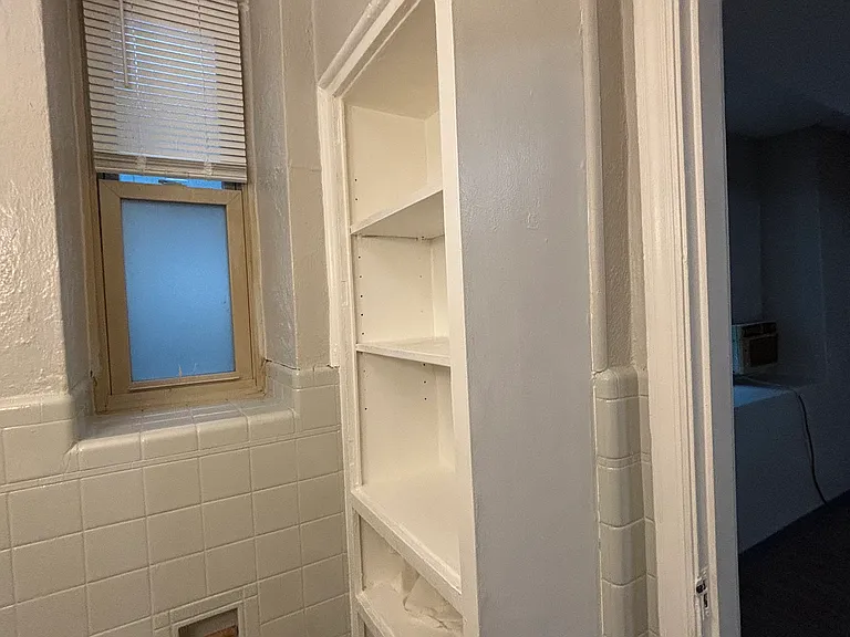 2076 Elm Ave #1 — Photo 3