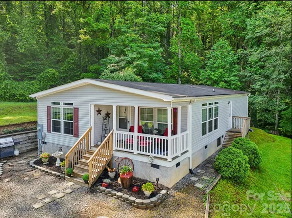 6 Hall Family Dr, Black Mountain, NC 28711
