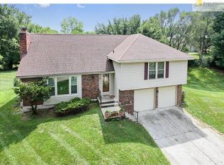 1809 SW Mic O Say Ct, Blue Springs, MO 64015