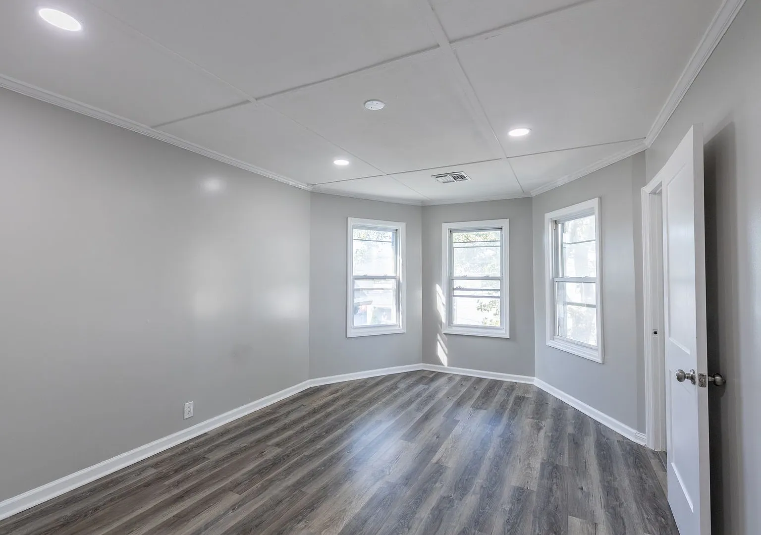 203 Patterson Ave — Photo 3