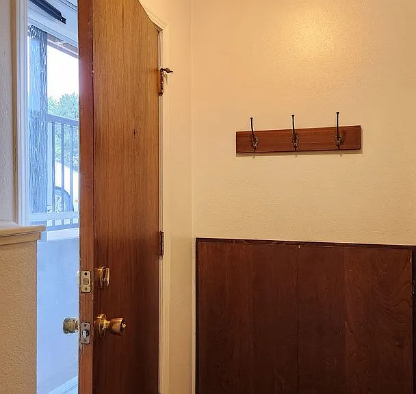 2322 Dearborn Ave #1-4 — Photo 5