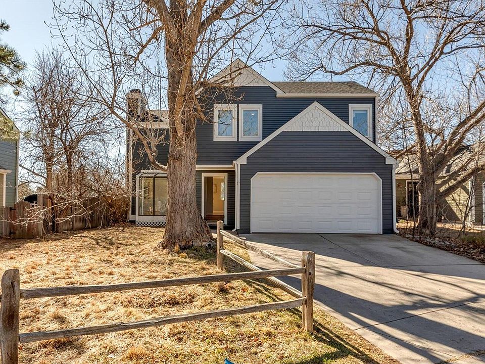 1st image of 256 W Elm St