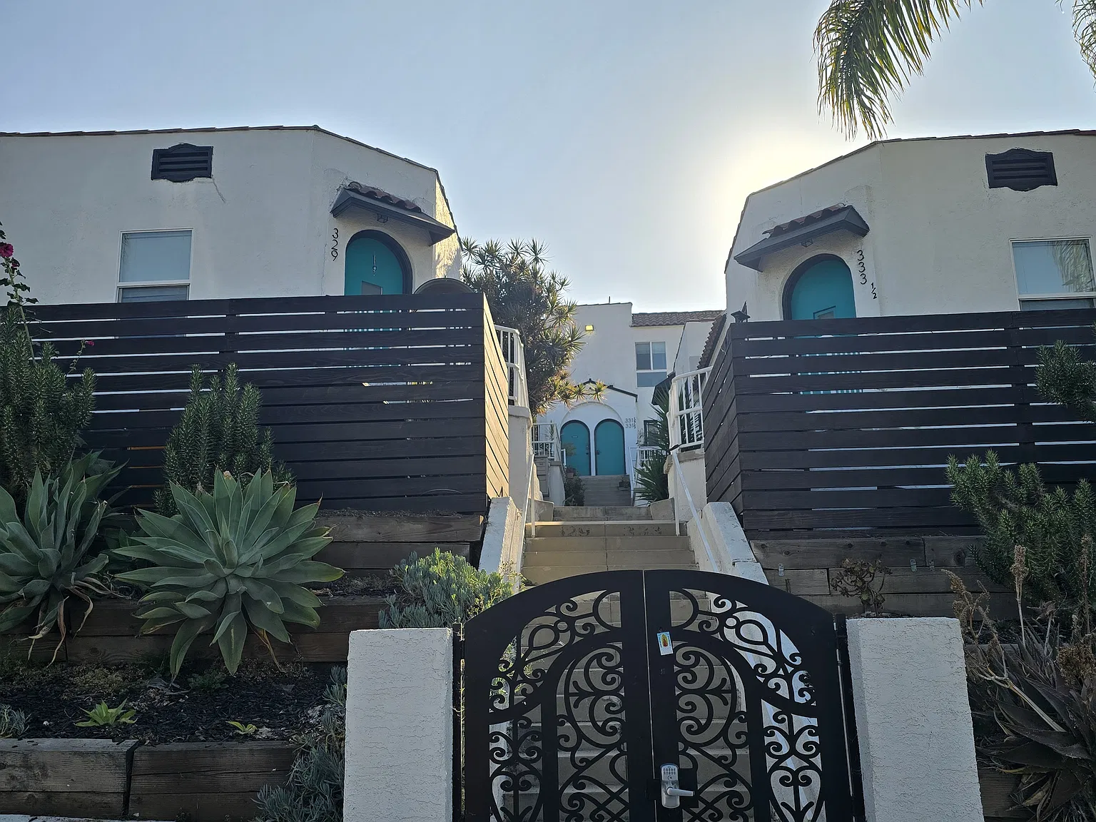 1 bed, 425 sqft, $2,200 — Photo 1