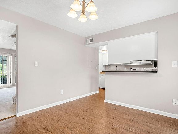 5th image of 3205 Quince Tree Ln