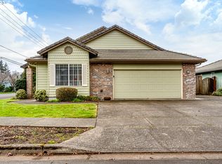 878 Aspen St, Springfield, OR 97477