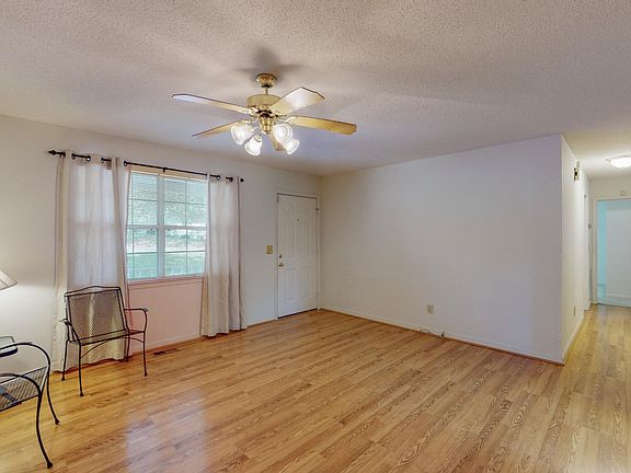 4th image of 2226 SE Northeast Rd