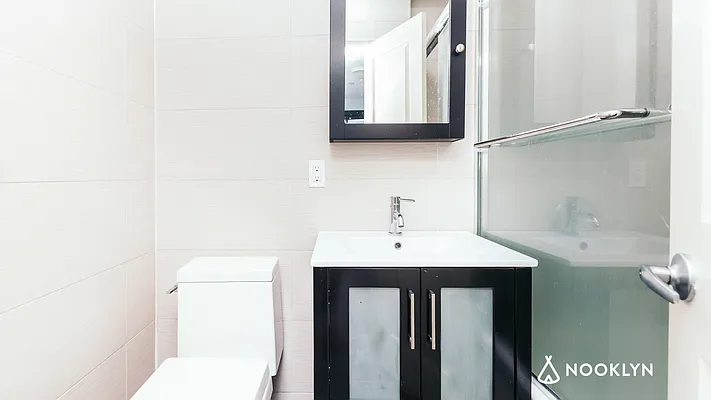 Rented by Nooklyn NYC LLC | media 71