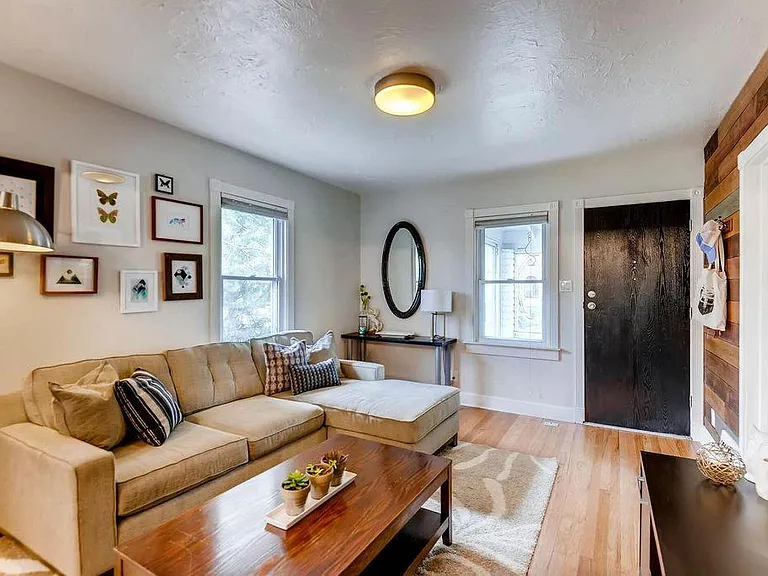4732 Beach Ct — Photo 3