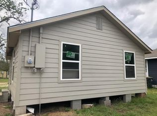 1002 Crockett St, Columbus, TX 78934