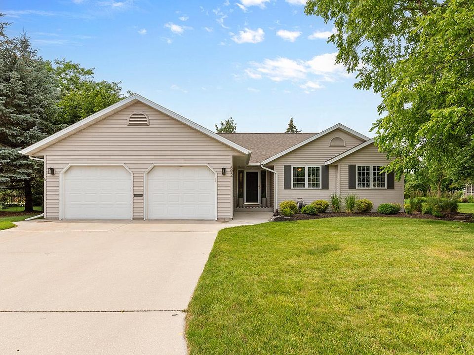 1st image of 692 River Oaks DRIVE