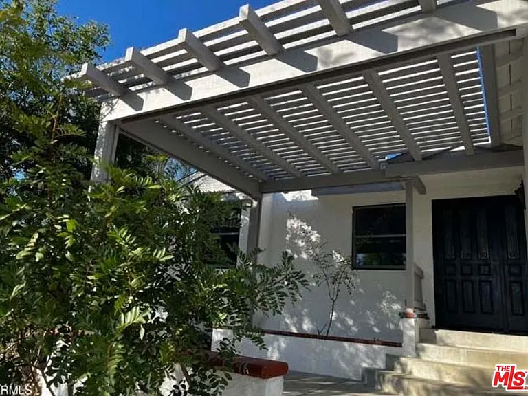 2751 Mary St — Photo 4