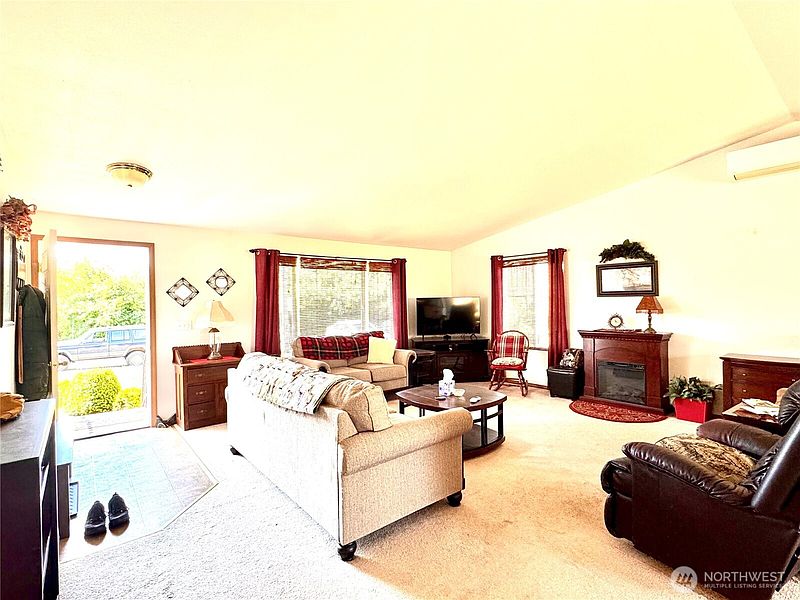 2nd image of 1258 SW Sylvenus Street