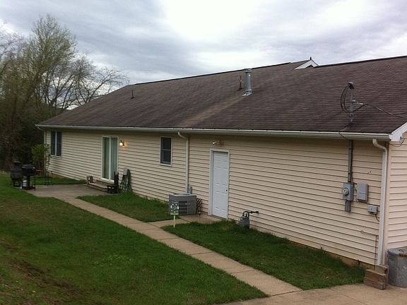 4th image of 405 Lemont Lane