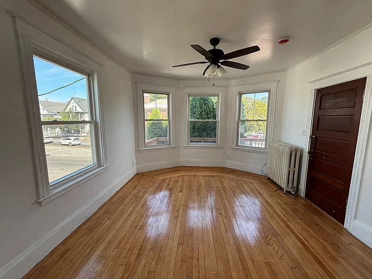 418 Essex St #2 — Photo 2