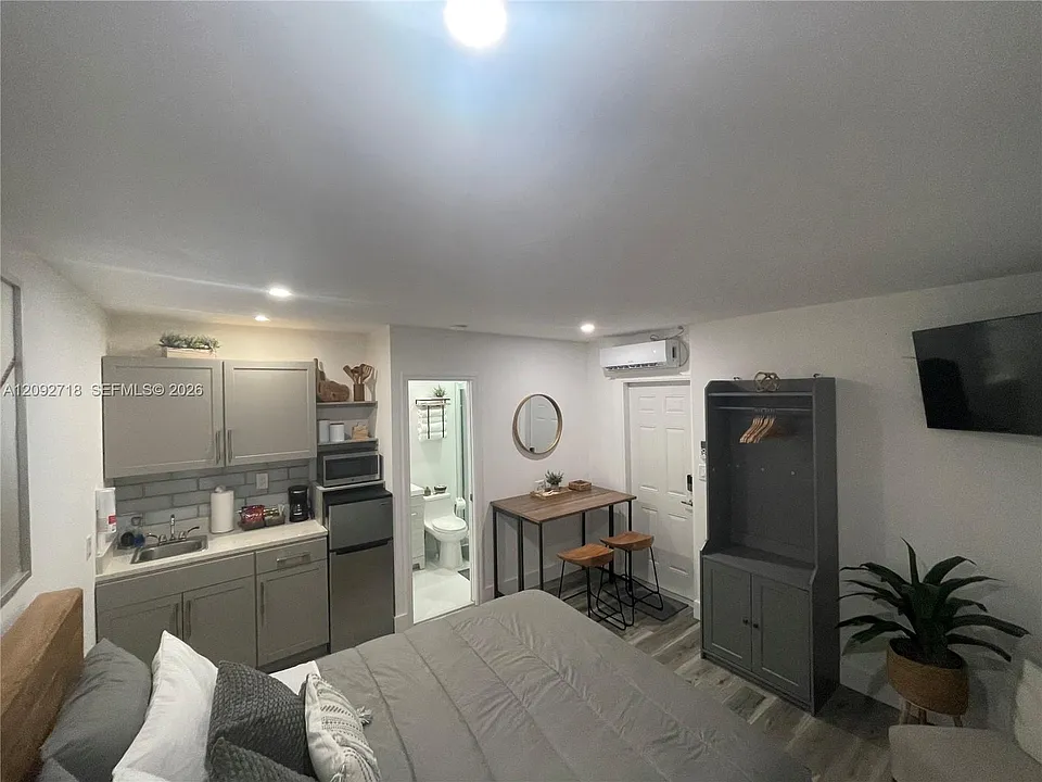 1150 NW 135th Ct