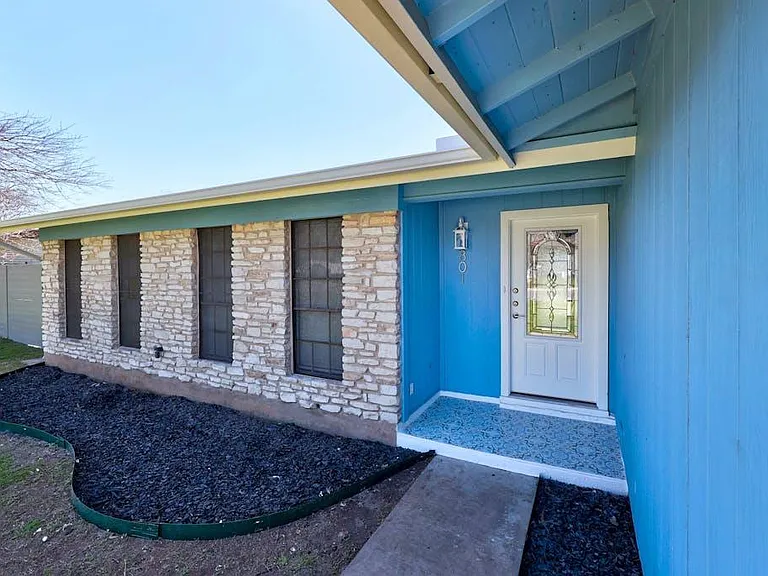 801 Salem Ln — Photo 4