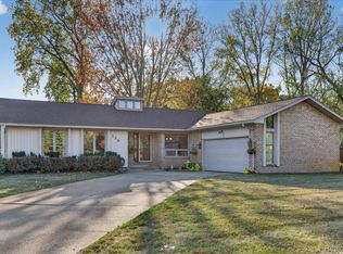 198 Morgan Hill Dr, Lake Orion, MI 48360