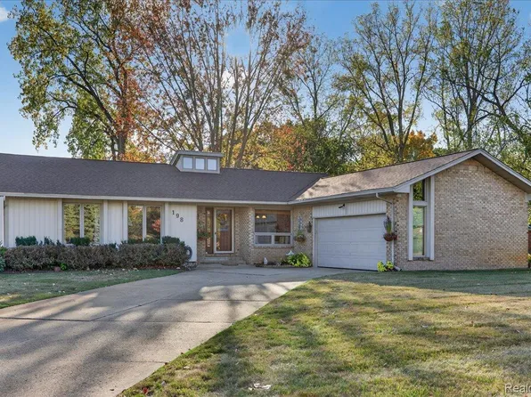 198 Morgan Hill Dr, Lake Orion, MI 48360