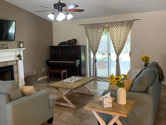 3rd image of 1519 Oakleigh Ct