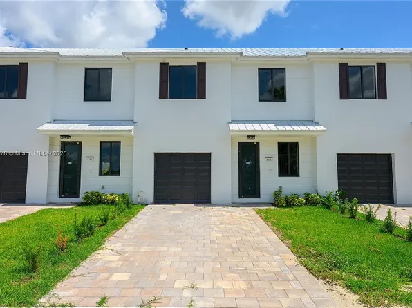 866 SW 1st St, Florida City, FL 33034