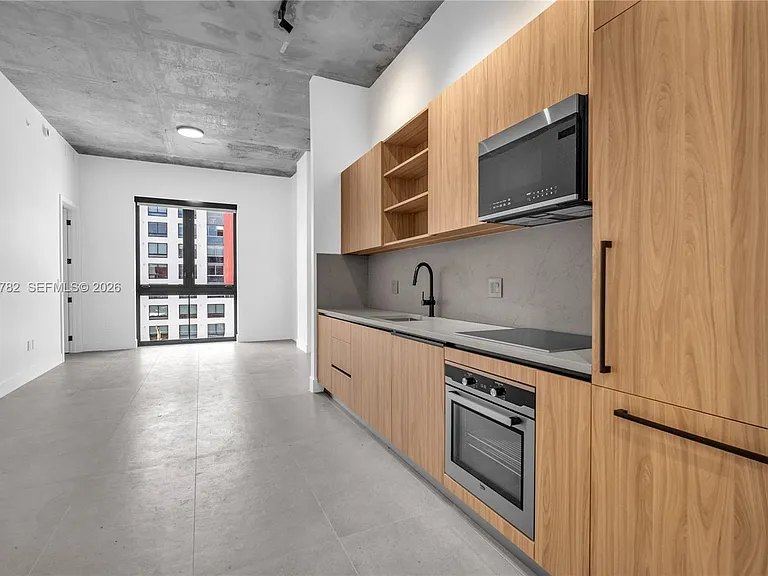 91 NW 27th St #203 — Photo 3