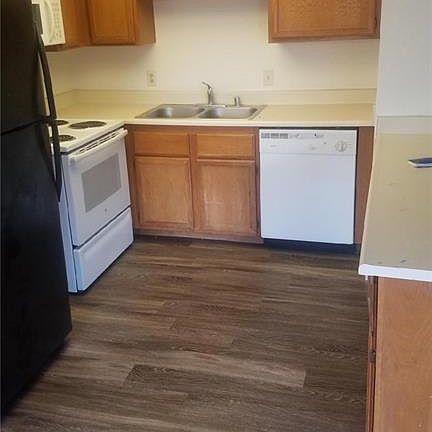 4th image of 916 Falconhead Ln Unit 201
