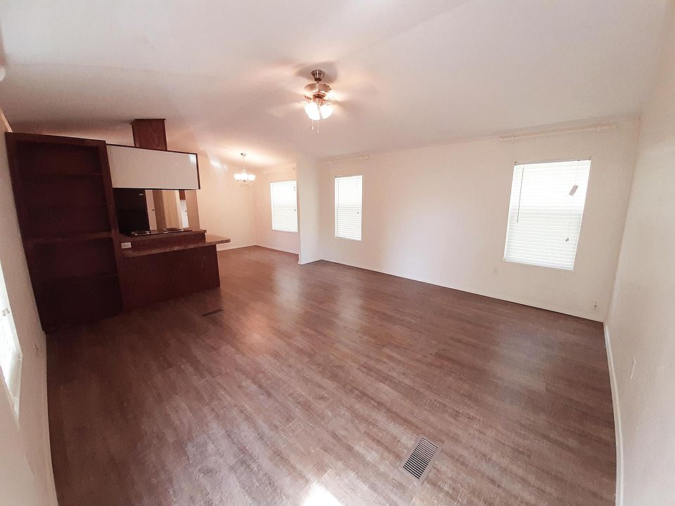 1st image of 8322 Montgomery Cir