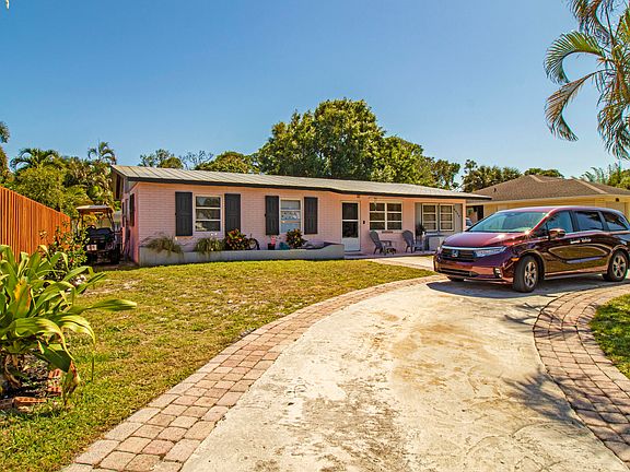 3rd image of 8864 SE Jardin St