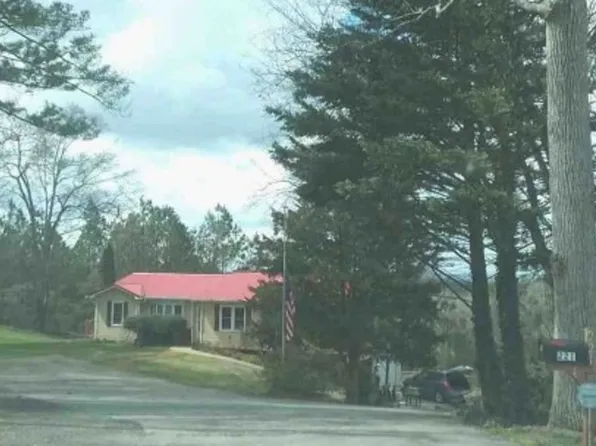 221 Tower Dr, Dallas, GA 30132