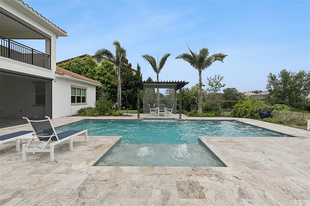 4 bed, 5.0 bath, 4453 sqft, $10,500 — Photo 2